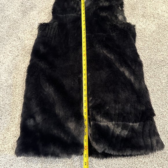 Long Faux Fur Vest - Picture 13 of 14